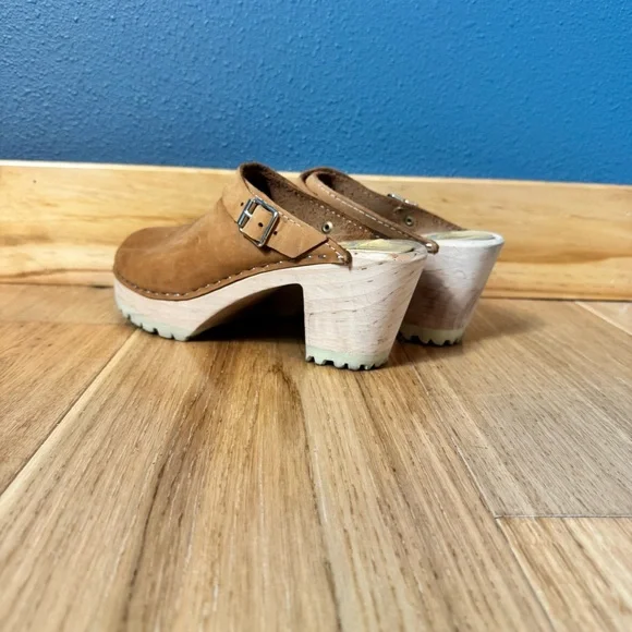 Lotta’s Swedish Tan Heeled Tractor Sole Clogs Size 39/US8.5 - Picture 8 of 11